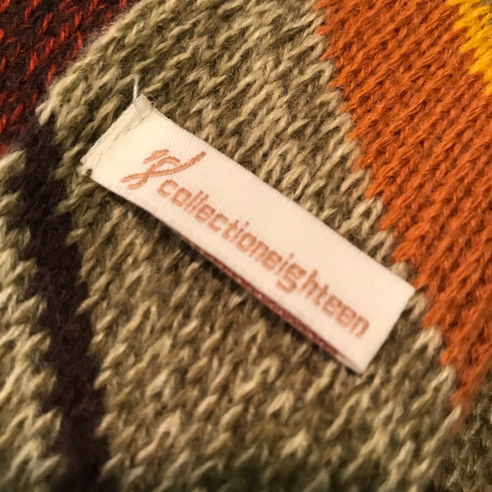 Collection 18 Scarf - Picture 6 of 7